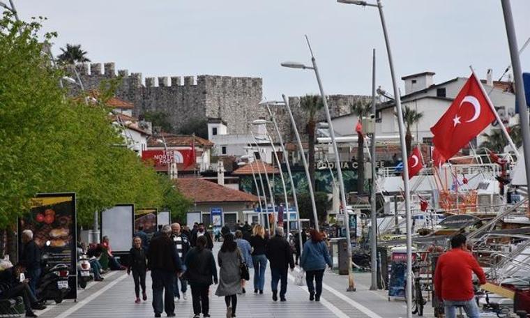 İranlı turist kafilesi Marmaris'te