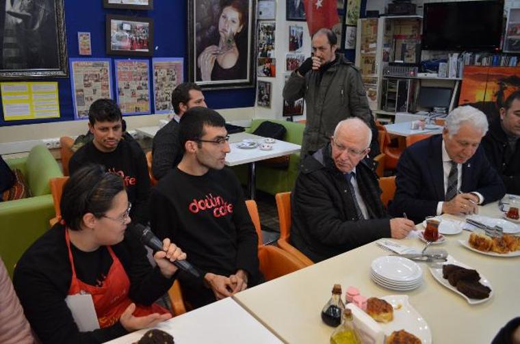 Muammer Keskin Down Kafe'yi ziyaret etti