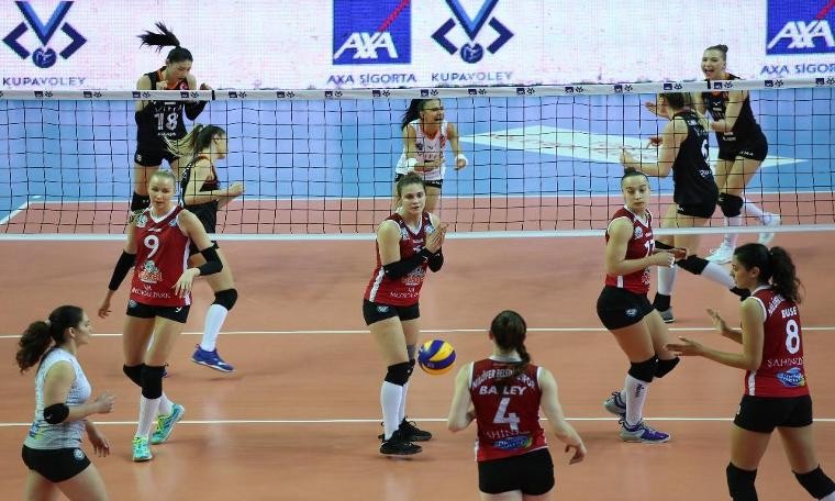 Eczacıbaşı VitrA, Kupa Voley’de yarı finalde