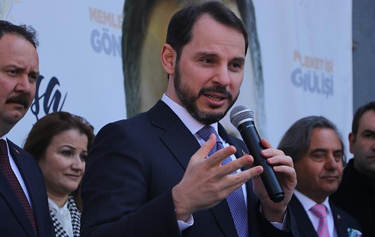 Albayrak 'manipülasyon' dedi, dolar 5.84 seviyesine yükseldi