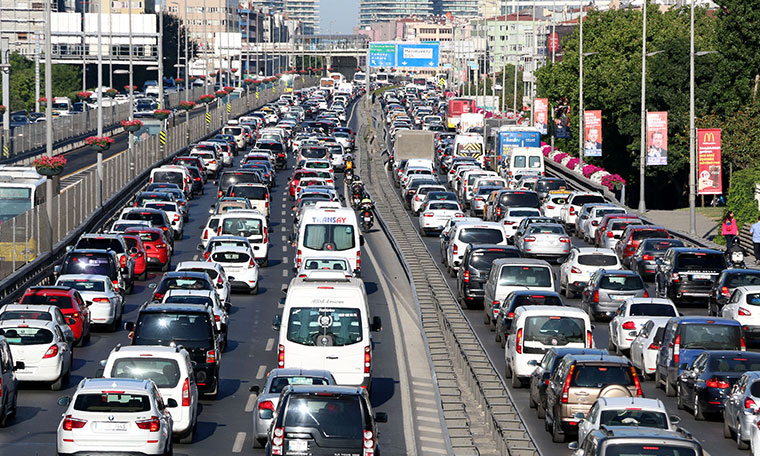 İstanbullular yarına dikkat! Bu yollar trafiğe kapatılacak