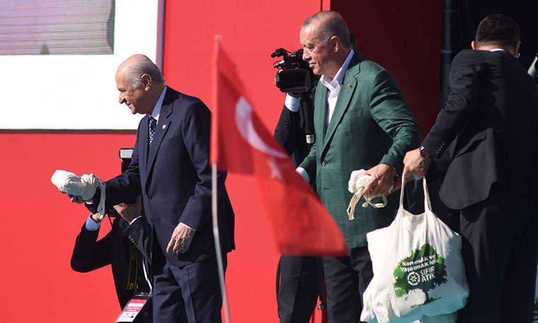 AKP'li ve MHP'li belediyeler borç batağında