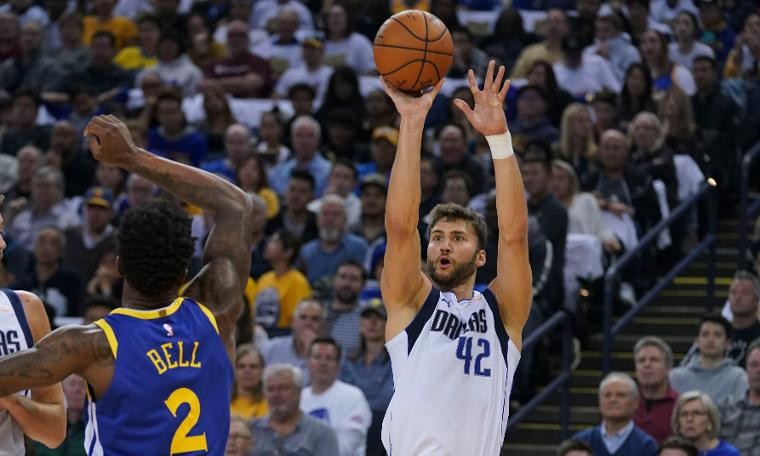 Mavericks, Warriors'a fark attı