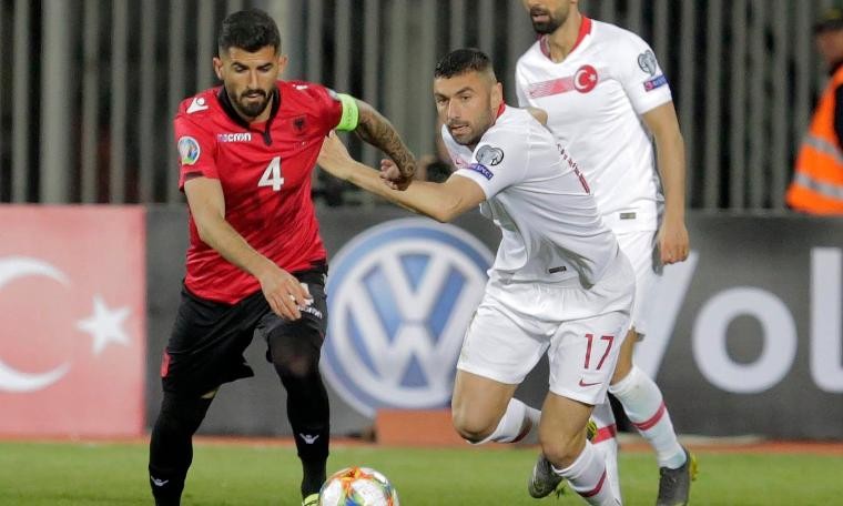 Burak Yılmaz: Euro 2020'de olur muyum, bilemem