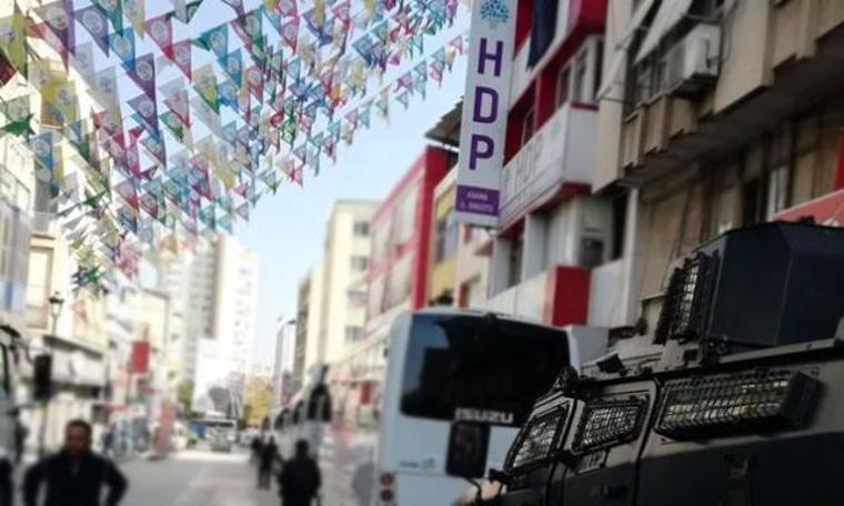 İstanbul’da HDP müşahitlerine operasyon