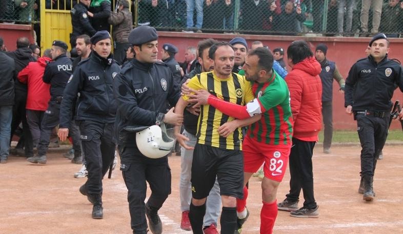 Yalova Süper Amatör'de dövüş kulübü!