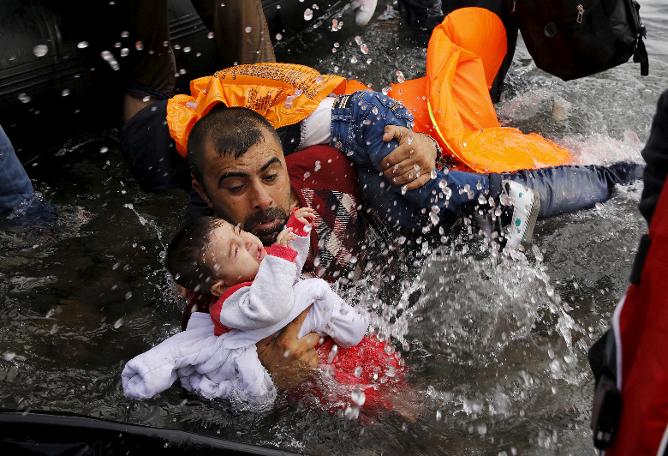 Ünlü fotoğrafçı Yannis Behrakis hayatını kaybetti