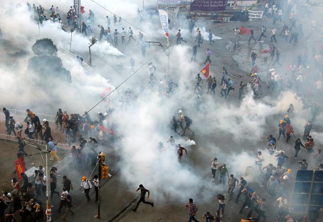 Ünlü fotoğrafçı Yannis Behrakis hayatını kaybetti