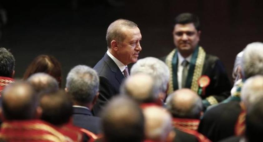 Erdoğan’a hakarete beraat kararı veren hakim cezalandırıldı