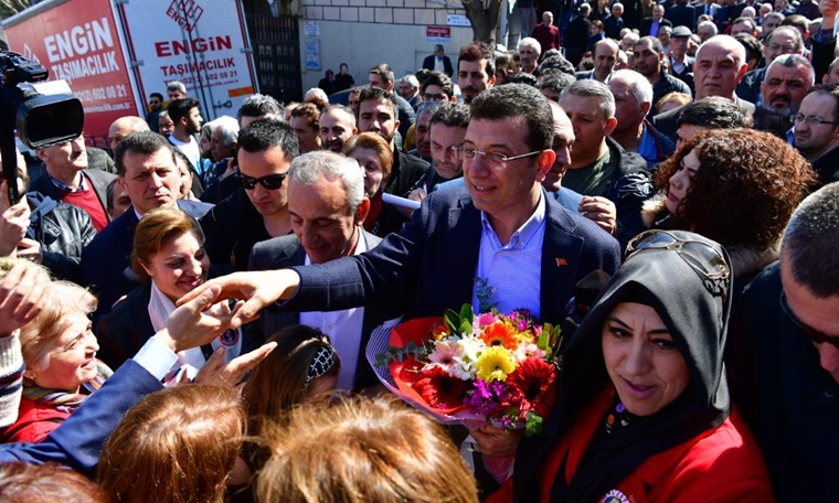 İmamoğlu, Küçükçekmece'de izdihamdan yürüyemedi (09.03.2019)