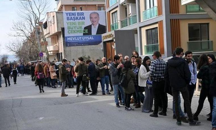 İstanbul'da Kızılordu Korosu kuyruğu