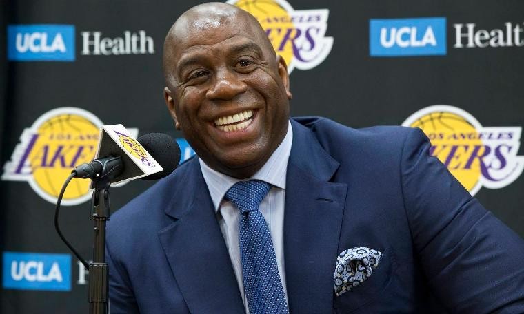 Lakers'ın başkanı Magic Johnson istifa etti