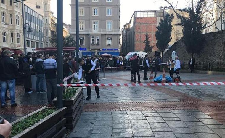 Galata Kulesi'nden düştüğü belirtilen kadın yaşamını yitirdi