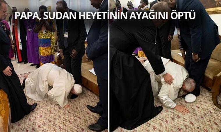 Papa, Sudan heyetinin ayağını öptü