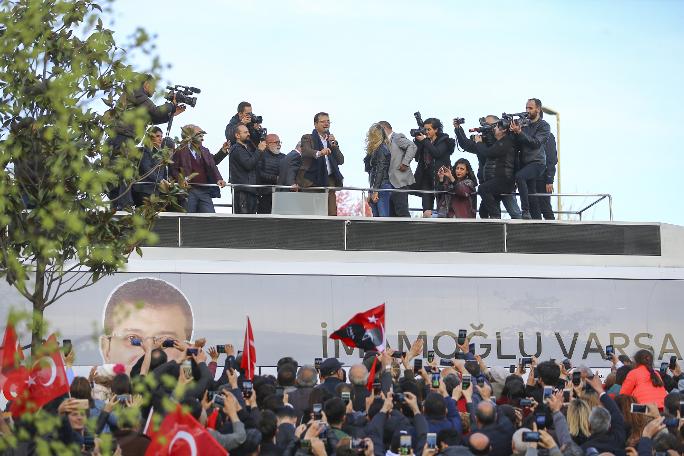 Ekrem İmamoğlu: 350 bin Büyükçekmecelinin onuru ve gururuyla oynuyorsunuz