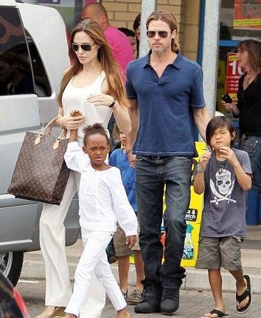 Angelina Jolie, Brad Pitt’i geri istiyor