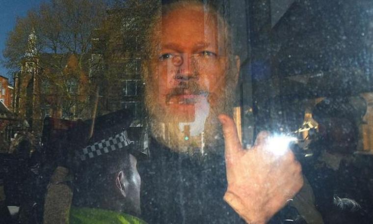 Assange’ın babasından çağrı