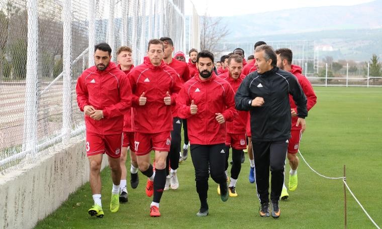 Hakan Keleş: Beşiktaş'ı yenebilecek güçteyiz