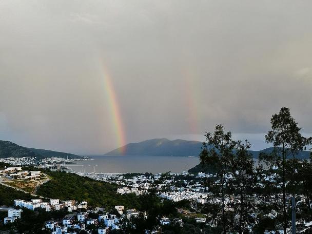 Bodrum'da gökkuşağı ve şimşekler!