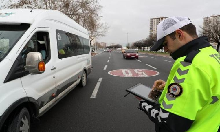 81 ilde, 647 okul servisi trafikten men edildi