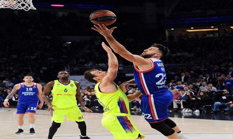 Anadolu Efes, Barcelona karşısında