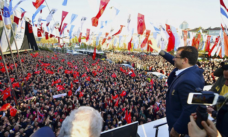 İBB Başkanı İmamoğlu'ndan Maltepe'de kutlama çağrısı