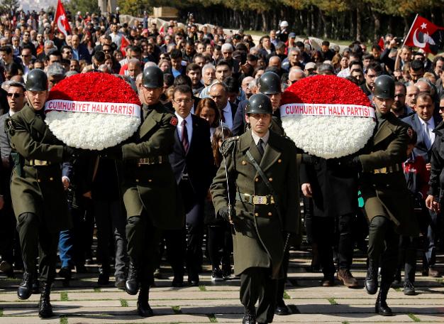 Ekrem İmamoğlu ailesi ile birlikte Anıtkabir'de