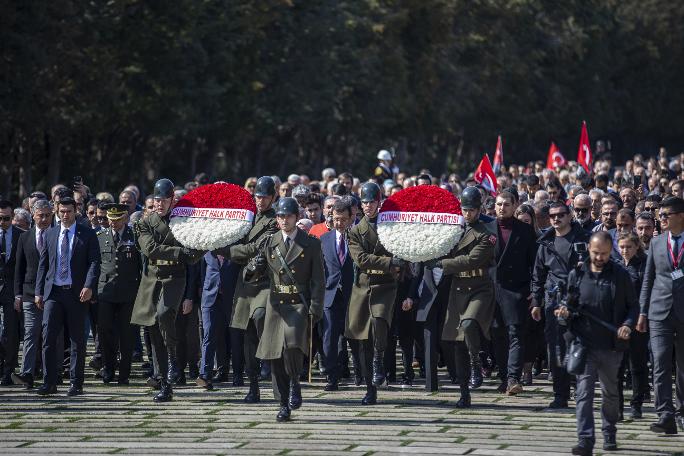 Ekrem İmamoğlu ailesi ile birlikte Anıtkabir'de