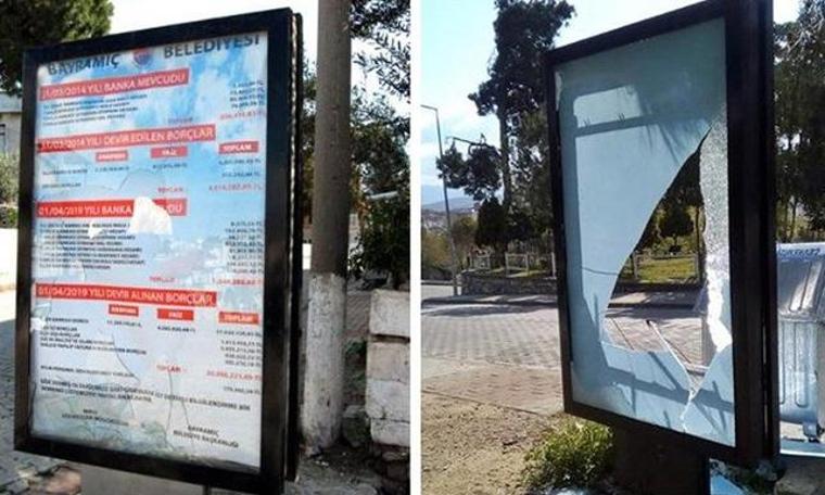 AKP'li belediyeden kalan borçların yer aldığı billboardlar tahrip edildi