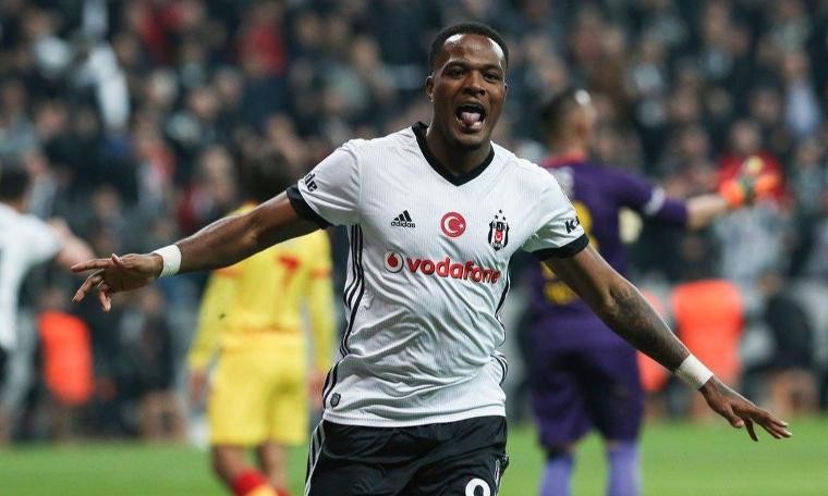 Larin'den şok hamle