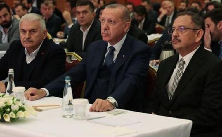 Erdoğan, AKP İstanbul İl Başkanlığı'nda partililerle bir araya geldi