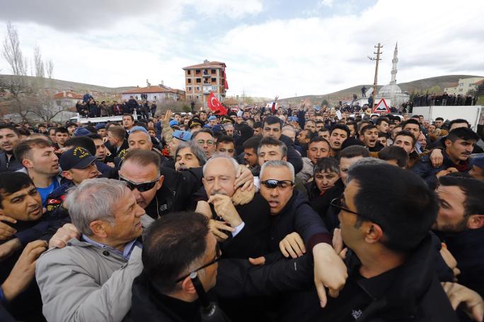 CHP lideri Kemal Kılıçdaroğlu'na saldırı! İşte ilk fotoğraflar