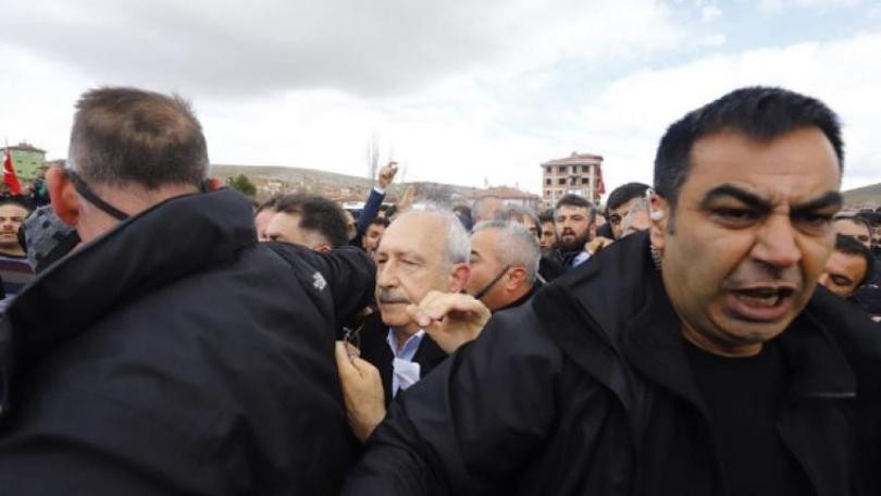 Cumhurbaşkanlığı, Kılıçdaroğlu saldırısıyla protesto hakkını hatırladı