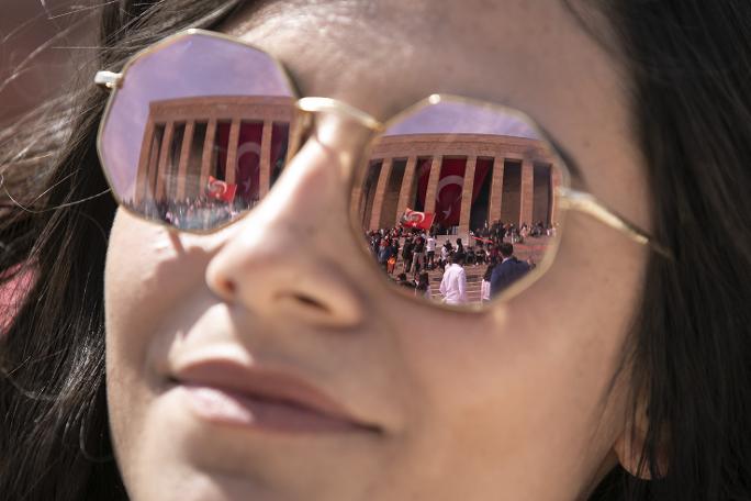 Anıtkabir'de 23 Nisan... Yurttaş Ata'sına koştu