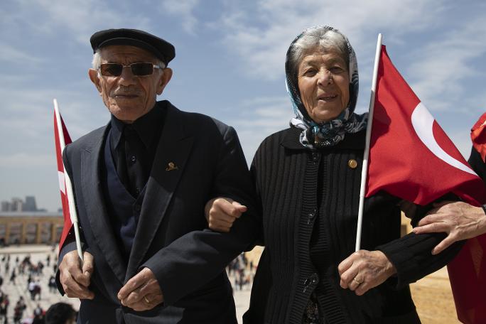 Anıtkabir'de 23 Nisan... Yurttaş Ata'sına koştu