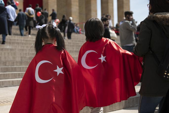 Anıtkabir'de 23 Nisan... Yurttaş Ata'sına koştu