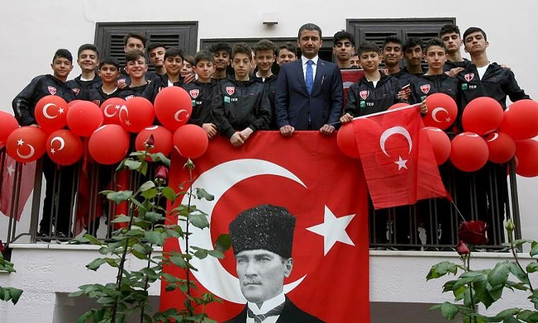 İstanbul Kastamonu Gençlik, Atatürk'ün evini ziyaret etti