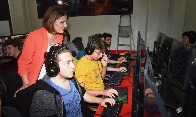 İzmit’te League Of Legends turnuvasına yoğun ilgi