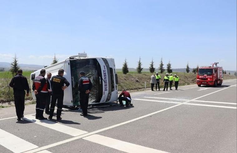 Kütahya'da yolcu otobüsü devrildi: 10 yaralı