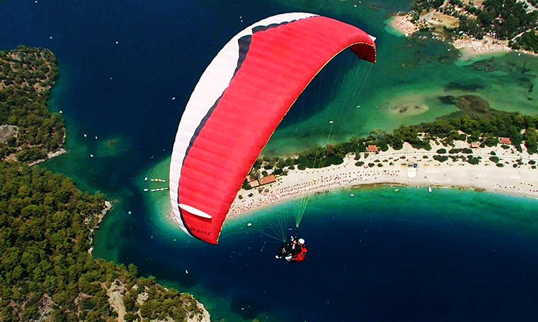 Fethiye’de arka arkaya iki paraşüt kazası!