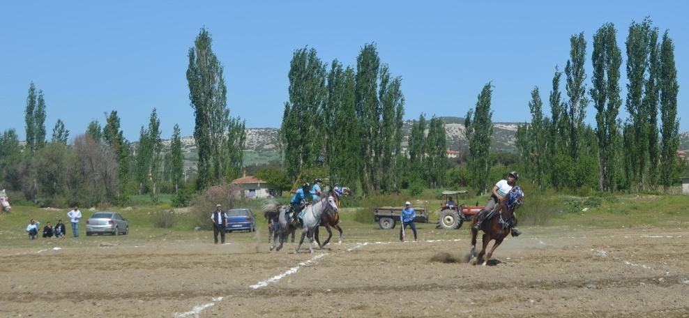 Selendi'de atlı cirit heyecanı başladı