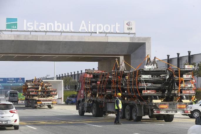 Atatürk Havalimanı'ndan İstanbul Havalimanı'na taşınma başladı