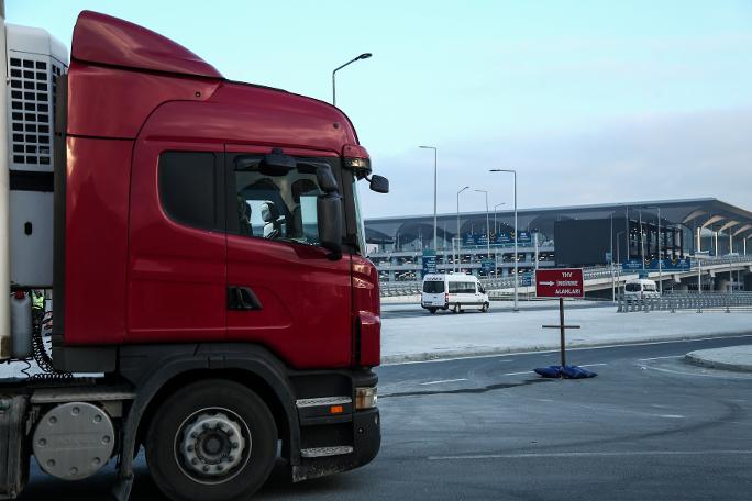 Atatürk Havalimanı'ndan İstanbul Havalimanı'na taşınma başladı