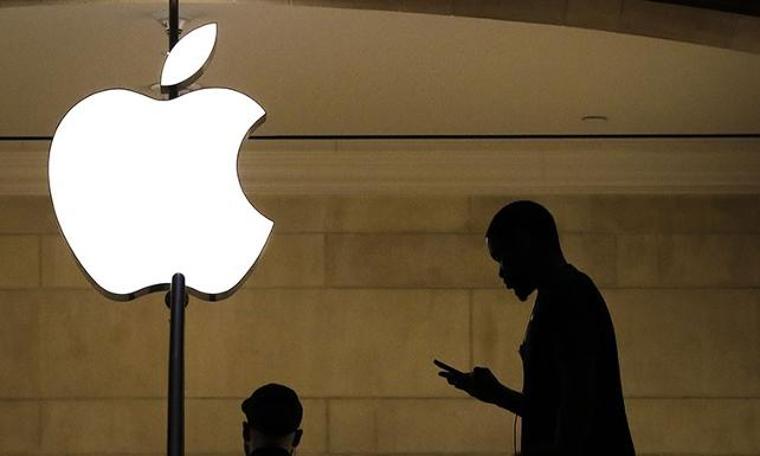 İki öğrenci, Apple'ı yüz binlerce dolar dolandırdı