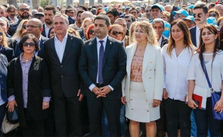 Kuşadası Belediyesi Başkan Ömer Günel, makam araçlarının kademeye çekilmesini istedi