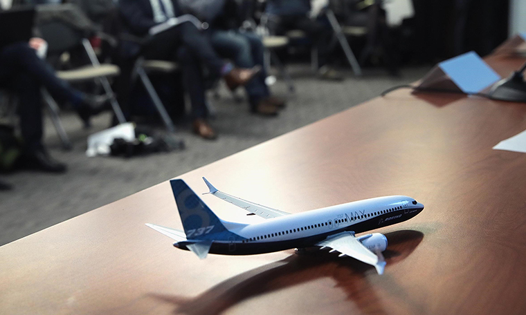 Boeing, 737 MAX yolcu uçaklarının üretimini azaltıyor