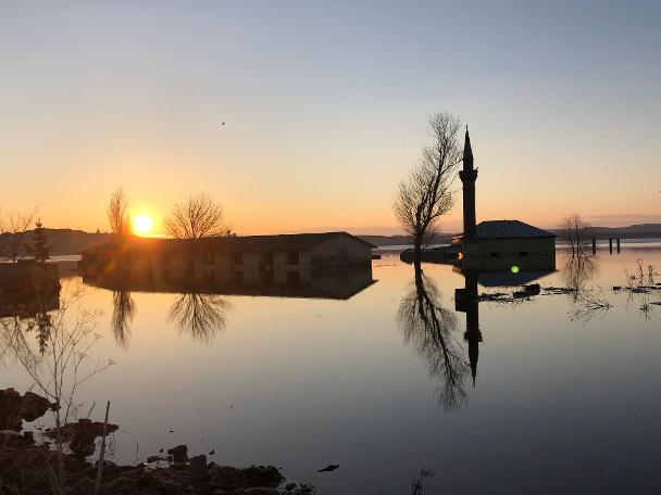 Sular altında kalan cami ilk kez havadan görüntülendi (07.04.2019)