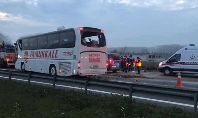 Yolcu otobüsü devrildi: Çok sayıda yaralı var (08.04.2019)