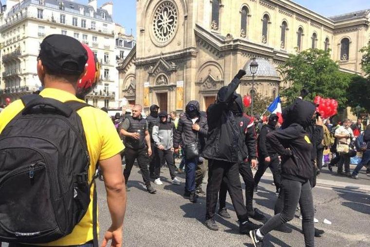 'Siyah Blok' Paris'te... Kan aktı