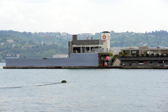 Boğaz'ın ortasındaki harabe...